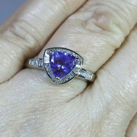 Jewelry - 14k AAA Tanzanite Diamond Ring